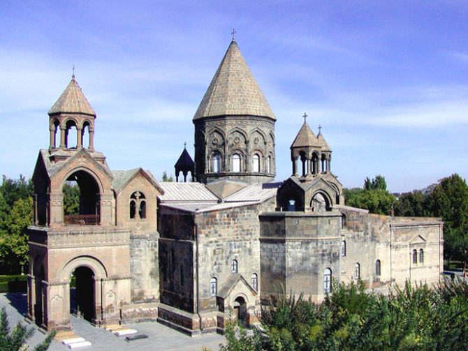 Ečmijadzinska katedrala