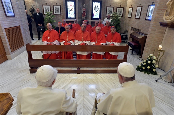 Papa Franjo i novi kardinali posjetili Benedikta XVI. - Hrvatska udruga Benedikt